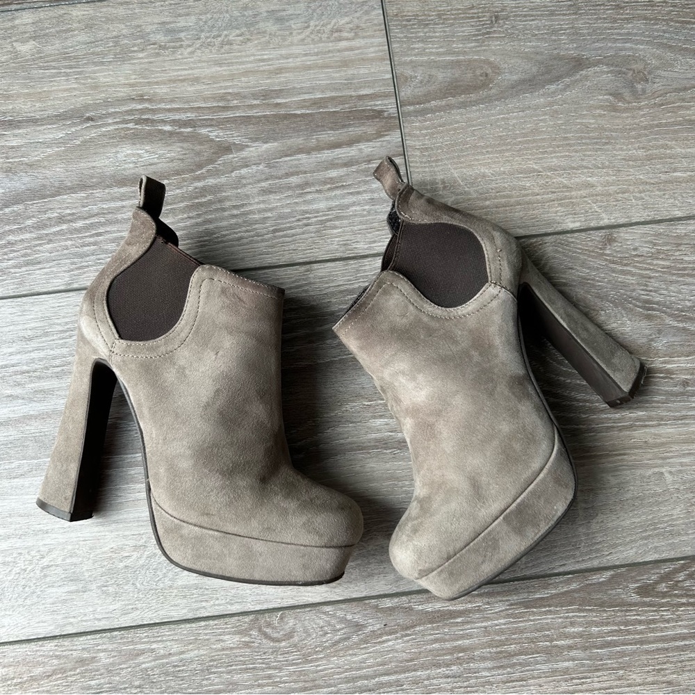 Vera Gomma Taupe  Suede Leather Chunky Heel Platform Slip On Ankle Boots - Picture 6 of 16